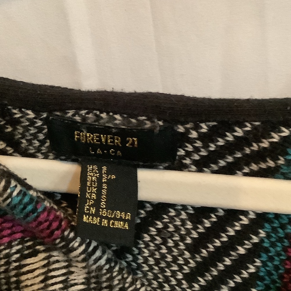 Forever 21 Multicolor Patterned Sweater - Picture 2 of 4